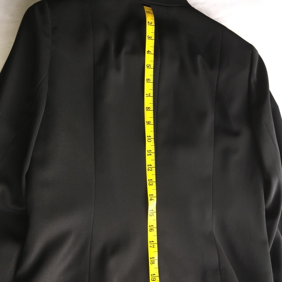 Classic  Doncaster piece! Sharp looking blazer. - Picture 7 of 8